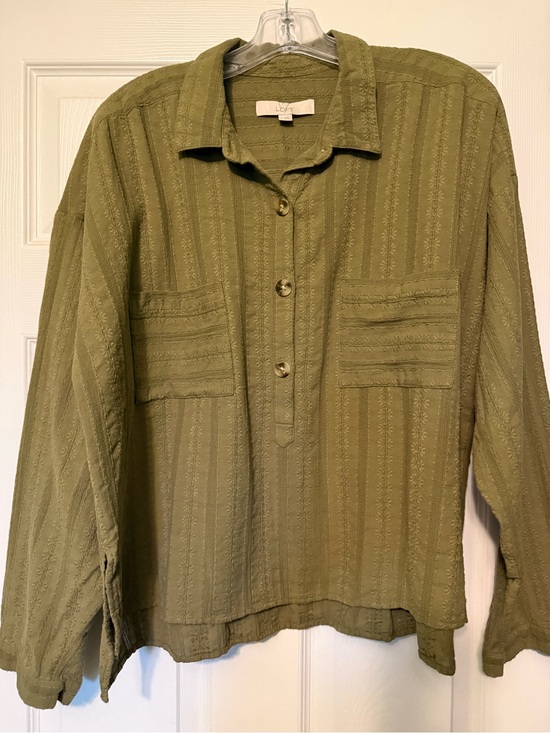 LOFT Tops - LOFT Olive Green Textured Pullover Blouse